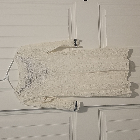 Express brand, lacy dress. - Picture 3 of 5